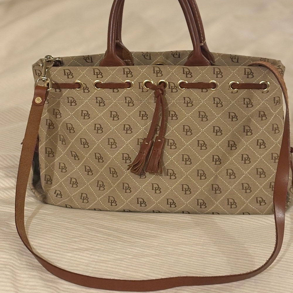 SOLD: Dooney & Bourke Tan Monogram Crossbody Bag
NO LONGER AVAILABLE